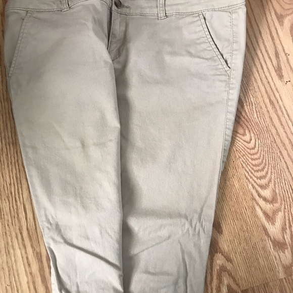 American eagle khakis - Picture 1 of 3